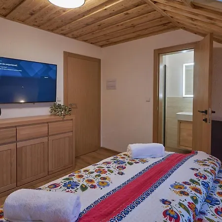 Koliba Pod Vlkolincom Gasthof *